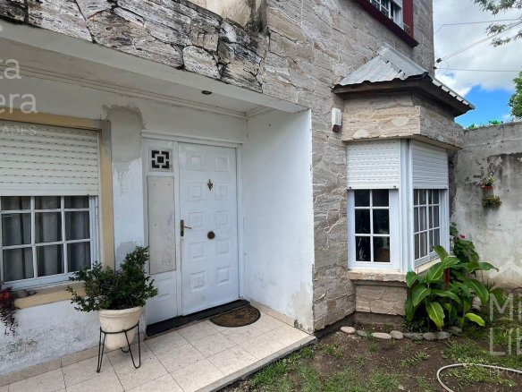 Casa en Venta- Calle 16 esquina 75 – La Plata